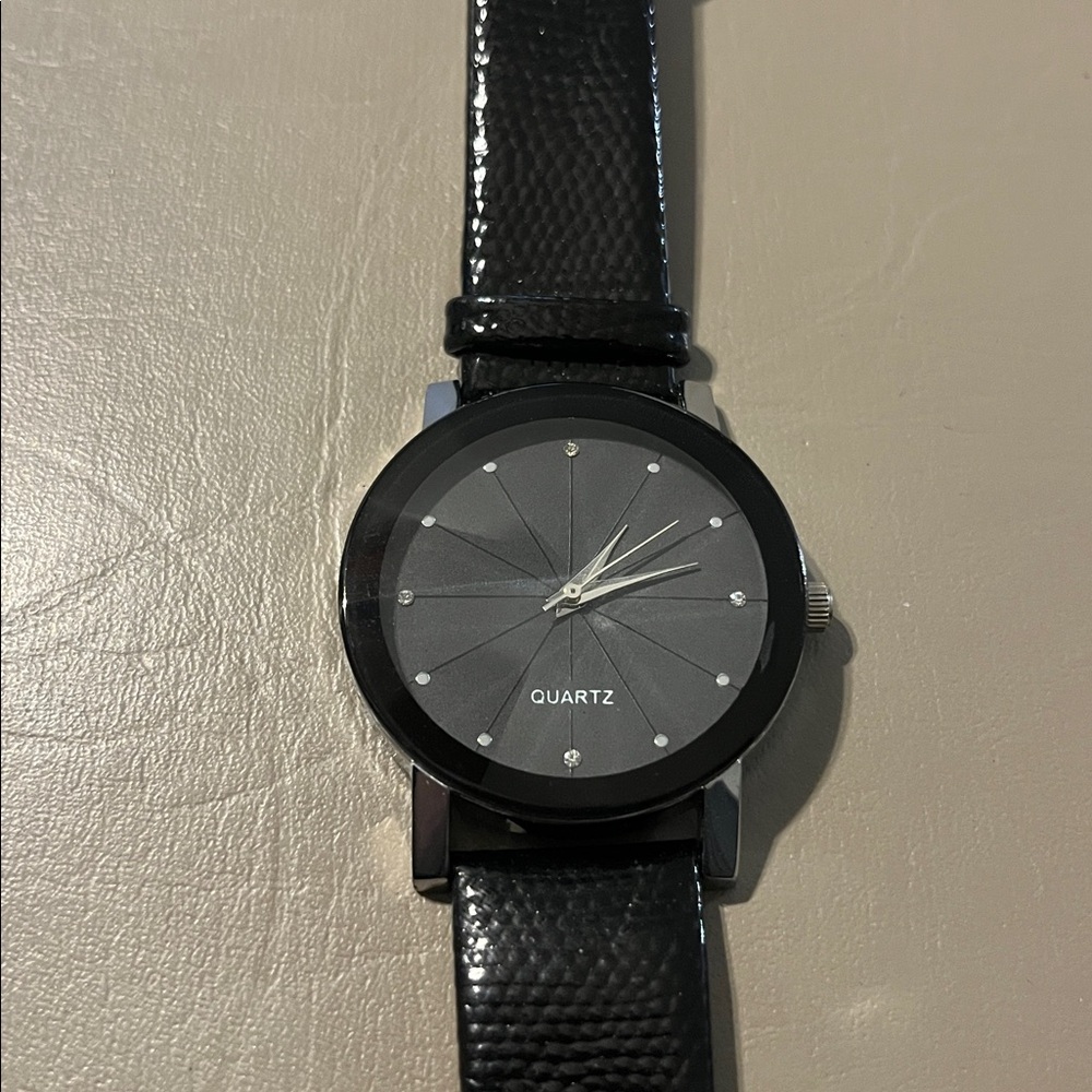 Quartz | Black Banded Watch